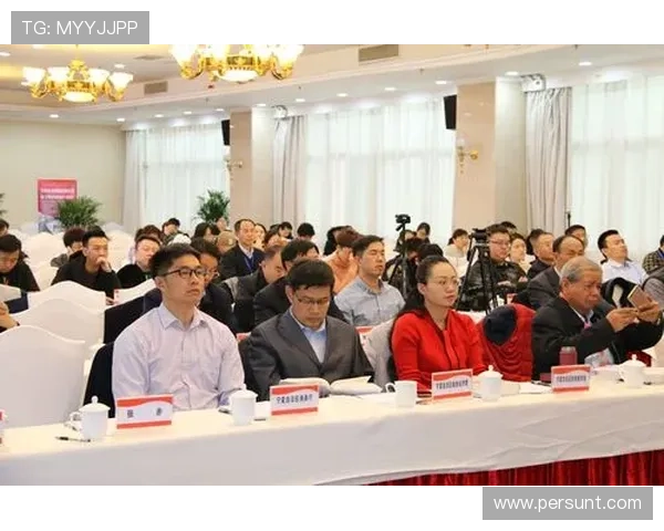 杭州足球队在钻石联赛中的拼搏历程与辉煌成就回顾 杭州足球队在钻石联赛中的拼搏历程与辉煌成就回顾